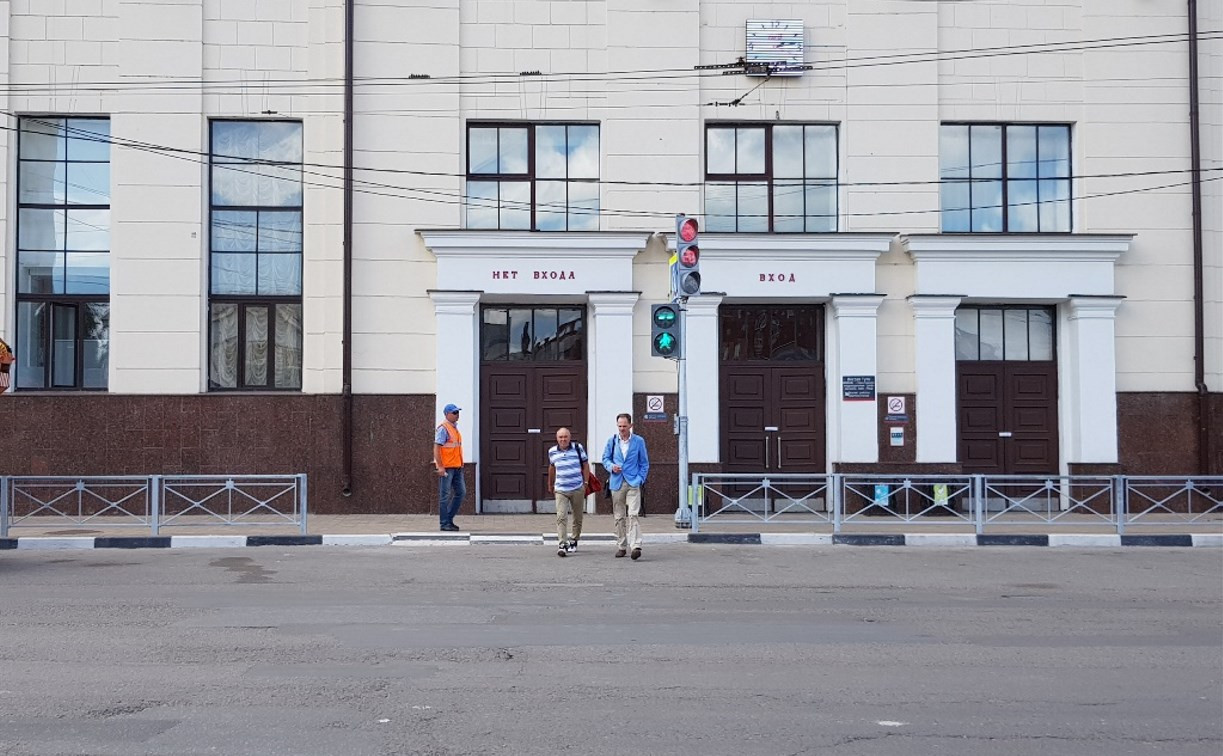 У Московского вокзала в Туле установили новый светофор