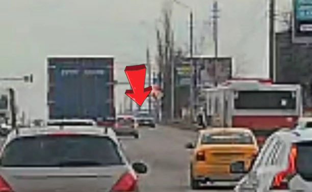 «Невероятную» поездку по встречке устроил водитель в Туле