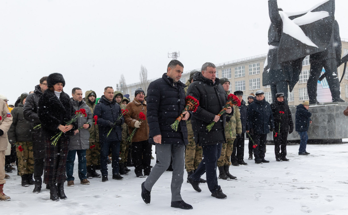В День снятия блокады руководители Тулы и жители почтили память защитников Ленинграда