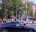 На пр. Ленина водитель BMW проехал задом на красный