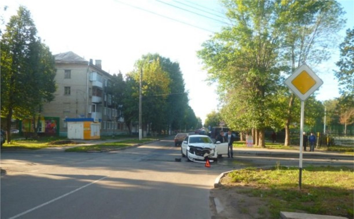 В Новомосковске иномарка сбила велосипедиста с ребёнком на багажнике