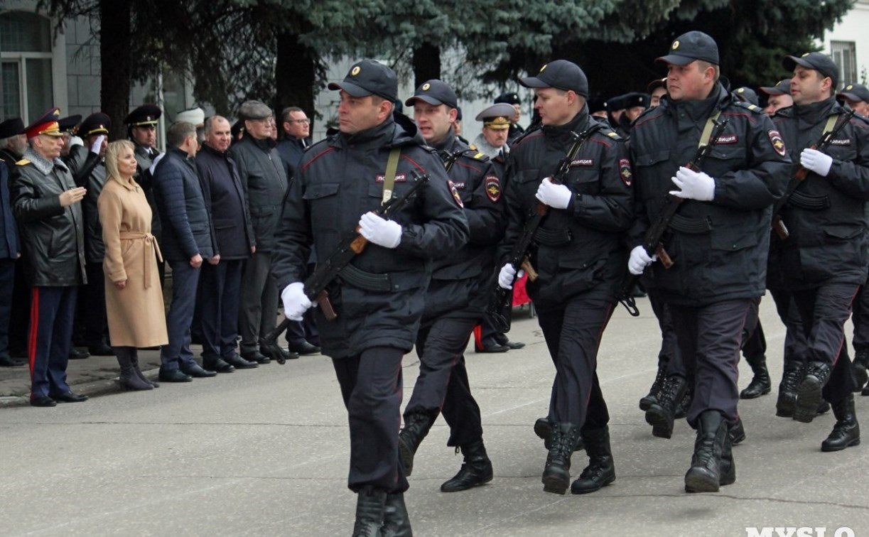 В Туле прошёл торжественный парад в честь Дня полиции: фоторепортаж -  Новости Тулы и области – Фотогалерея, фото 1 - MySlo.ru