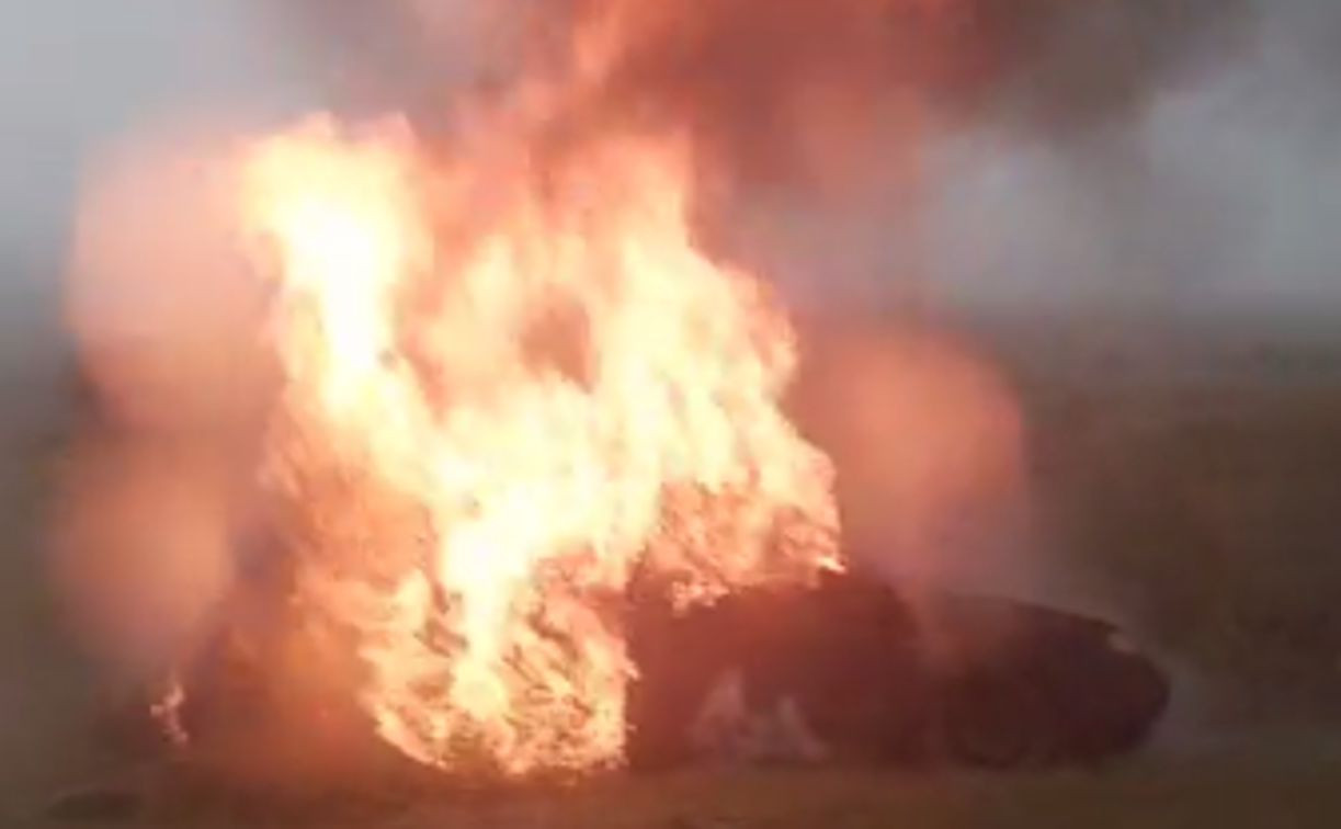 Под Ясногорском сгорела машина: шокирующее видео
