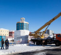 Снеговик-гигант на Казанской набережной «сыграет» на гармошке