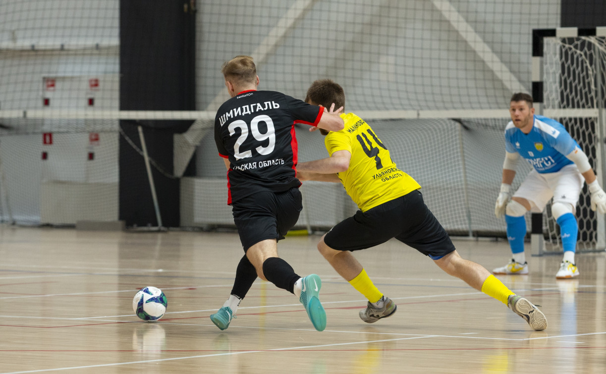 «ТЗМС» обыграл «Волгу» в первом домашнем матче Высшей лиги по футзалу: фоторепортаж