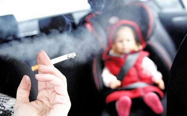 Курение в авто при детях попадёт под запрет
