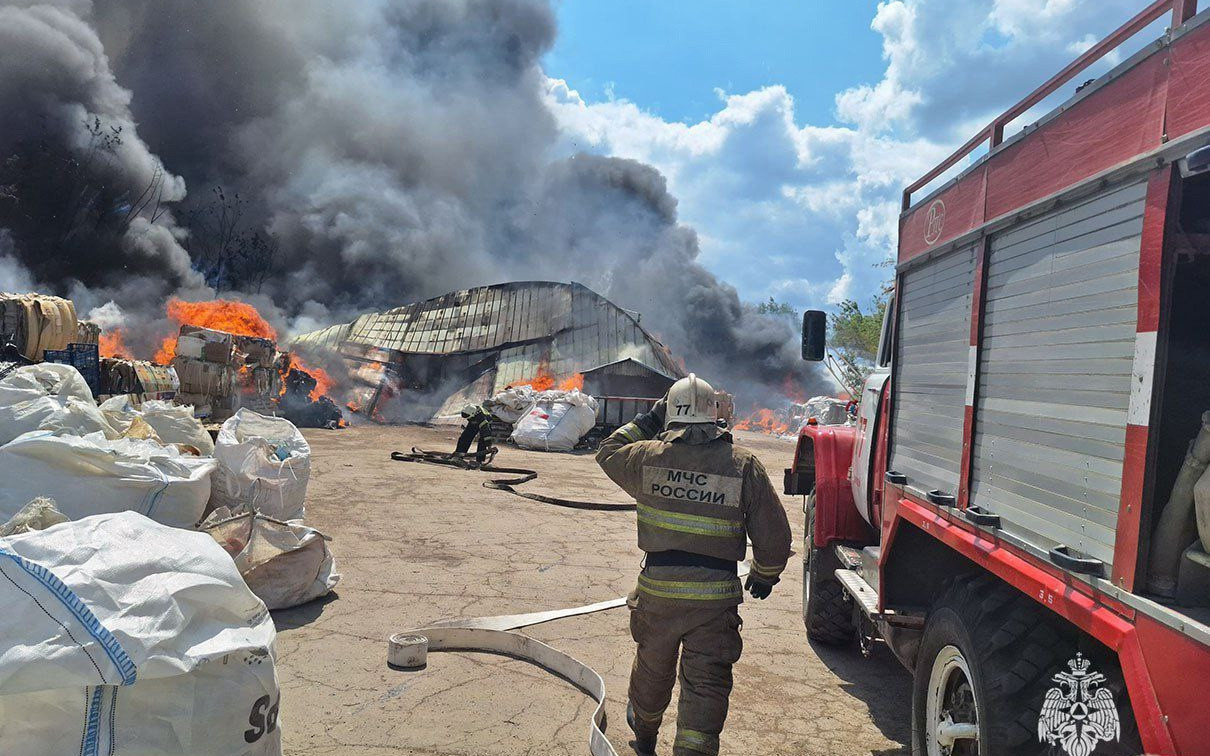 В Донском сгорел ангар: площадь пожара составила 200 квадратных метров 