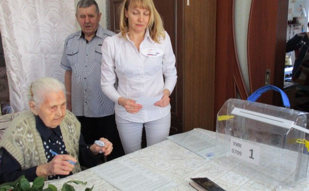 В Тульской области проголосовала 100-летняя жительница Донского