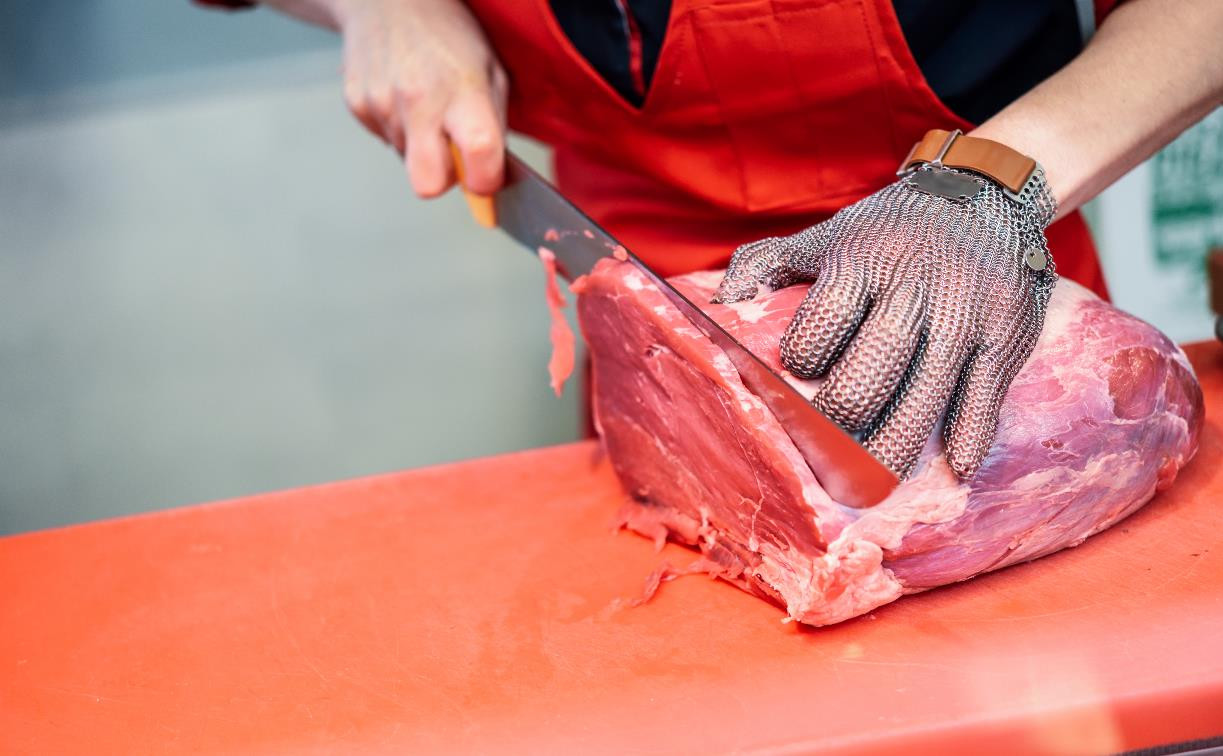 Из-за опасности заражения сибирский язвой туляков просят не покупать сомнительное мясо с рук