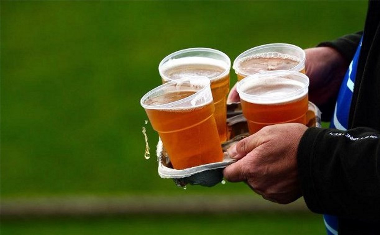 Минспорта РФ хочет вернуть продажу пива на стадионах