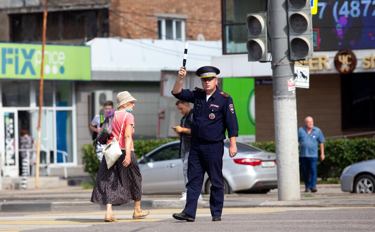 Отключили светофор: На перекрестке проспекта Ленина и ул. Маргелова работает регулировщик
