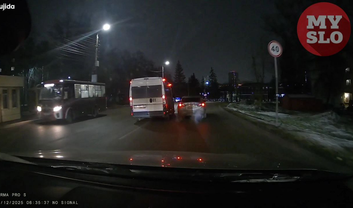 Водитель маршрутки № 61 за пару минут несколько раз серьезно нарушил ПДД