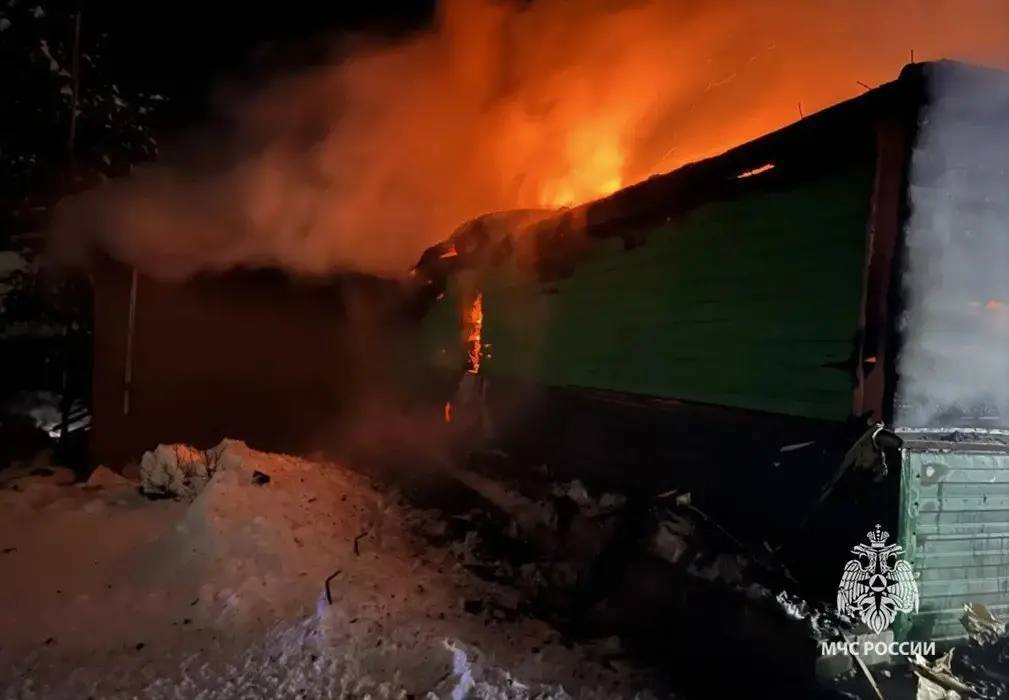 В Веневском районе при пожаре в доме пострадала женщина