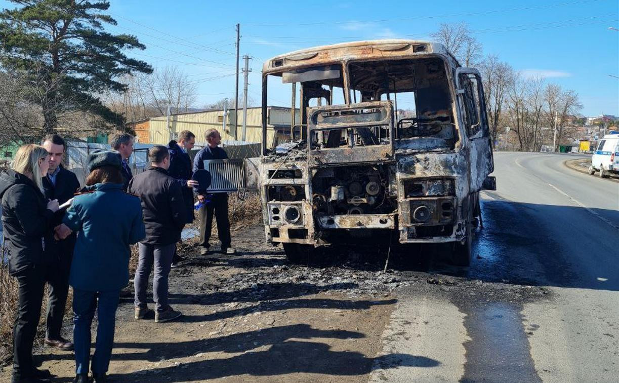 В Барсуках сгорел автобус: прокуратура начала проверку