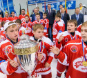 Новомосковские хоккеисты подарили своему городу «Викторию»
