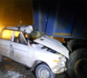 На Новомосковском шоссе «шестёрка» улетела под грузовой буксир