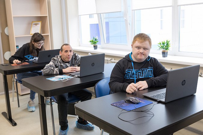 В Тульской области с начала года инвалиды получили 1700 колясок и 11 тысяч протезов