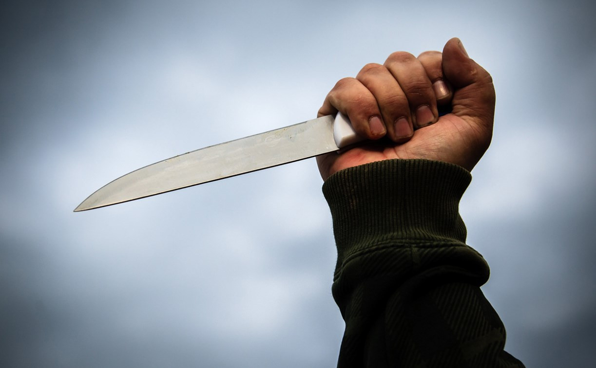 В Тульской области пьяный метнул нож в шею своей подруги