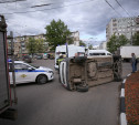 В Заречье после столкновения с микроавтобусом опрокинулась «Лада» 