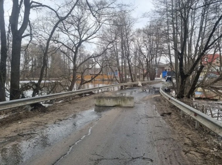По дороге в д. Мыза в Пролетарском округе из-за паводка временно ограничено движение