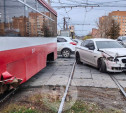 На проспекте Ленина трамвай столкнулся с BMW