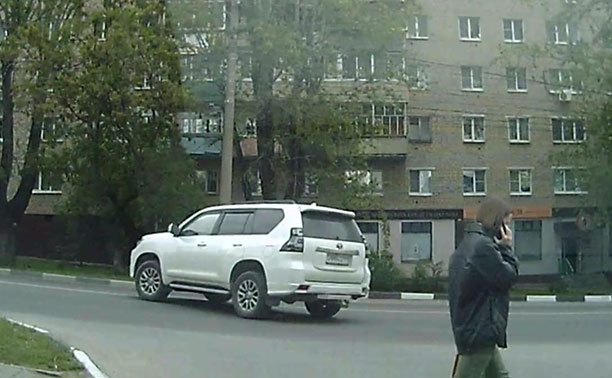 На ул. Кутузова водитель решил, что через сплошную ему удобнее