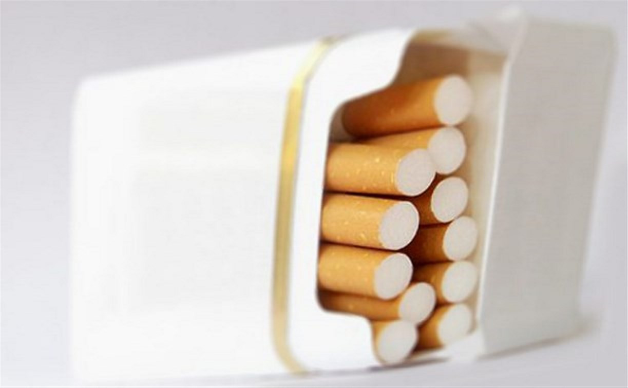 Устрашающие картинки могут появиться на обеих сторонах пачек сигарет