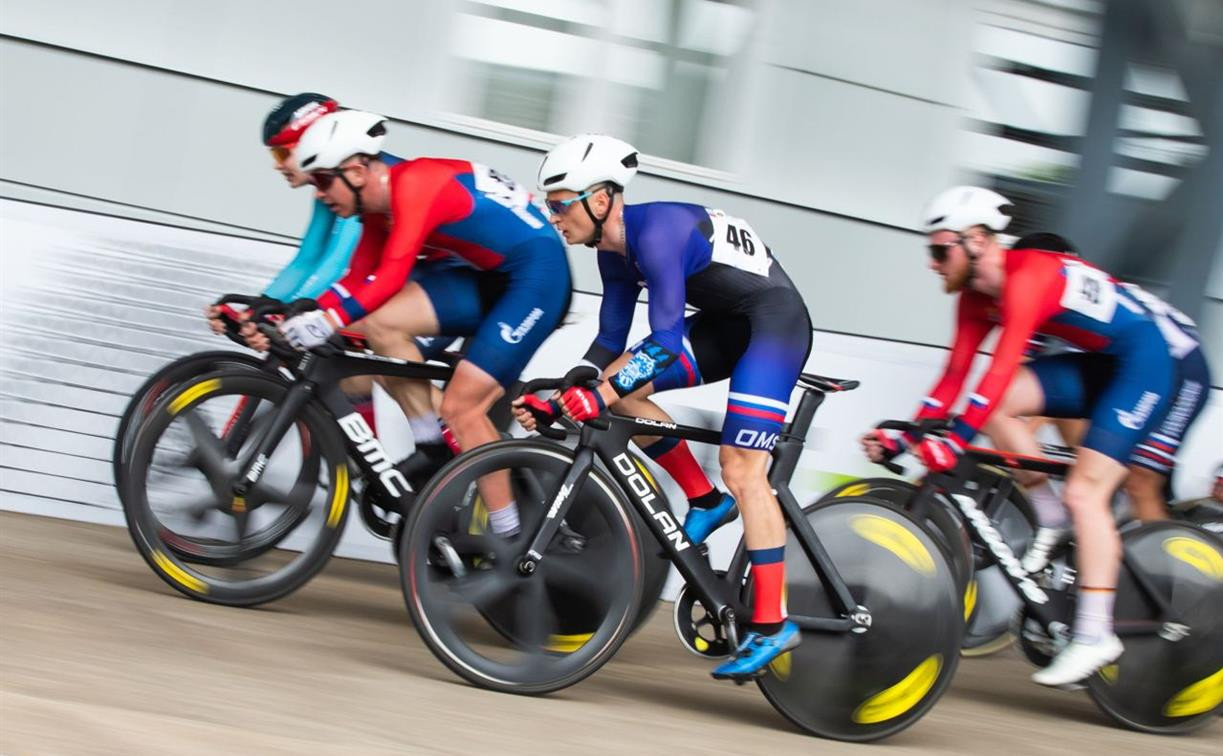 В Туле стартовали международные соревнования по велоспорту: фоторепортаж 