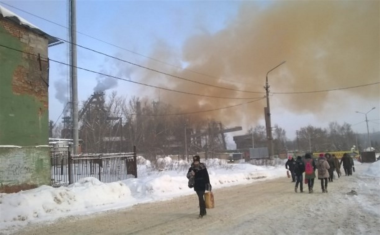 Тулячка сфотографировала выброс с Косогорского металлургического завода 
