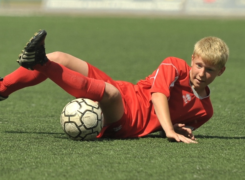В Туле стартовал футбольный турнир «Кожаный мяч»