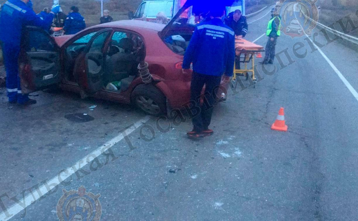 В Тульской области водитель Volkswagen Polo вылетел на встречку: в результате ДТП погибла женщина