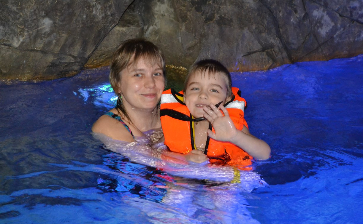 Тульские участники проекта «Не молчи» побывали в аквапарке в Серпухове