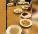 Скандал в тульской школе: учительницу выживают после публикации в интернете фото супа с тараканом