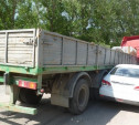 В Туле в столкновении грузовика и легковушки пострадала женщина