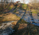 Туляки: Из-за неработающих очистных канализация много лет сливается в поле