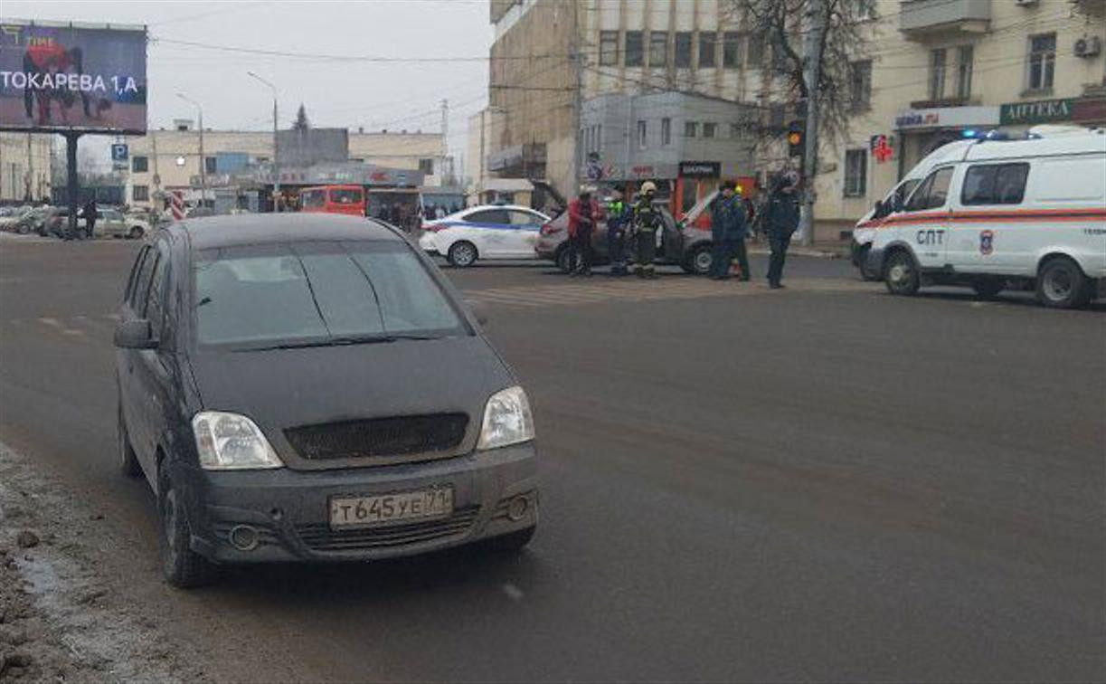 В ДТП на Красноармейском проспекте пострадала женщина