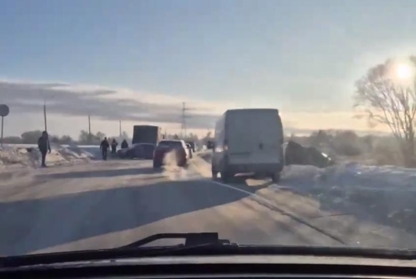 Под Тулой легковушка влетела в ГАЗель