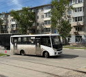 В Туле брошенный прямо на дороге автобус перекрыл движение на несколько дней