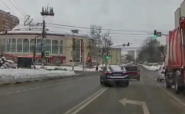 В центре Тулы водители не соблюдают ПДД