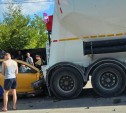 В Ясногорске таксист въехал в стоящий грузовик