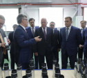 Губернатору Алексею Дюмину и главе «Ростеха» Сергею Чемезову показали новейшие разработки тульской оборонки