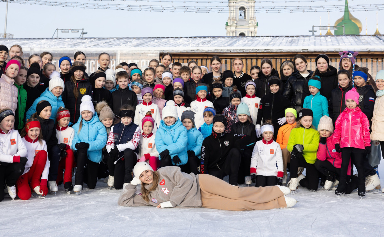 Возвращение легенды: Камила Валиева провела мастер-класс для детей на Губернском катке в Туле
