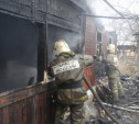 Следователи проводят проверку после гибели людей во время пожара 