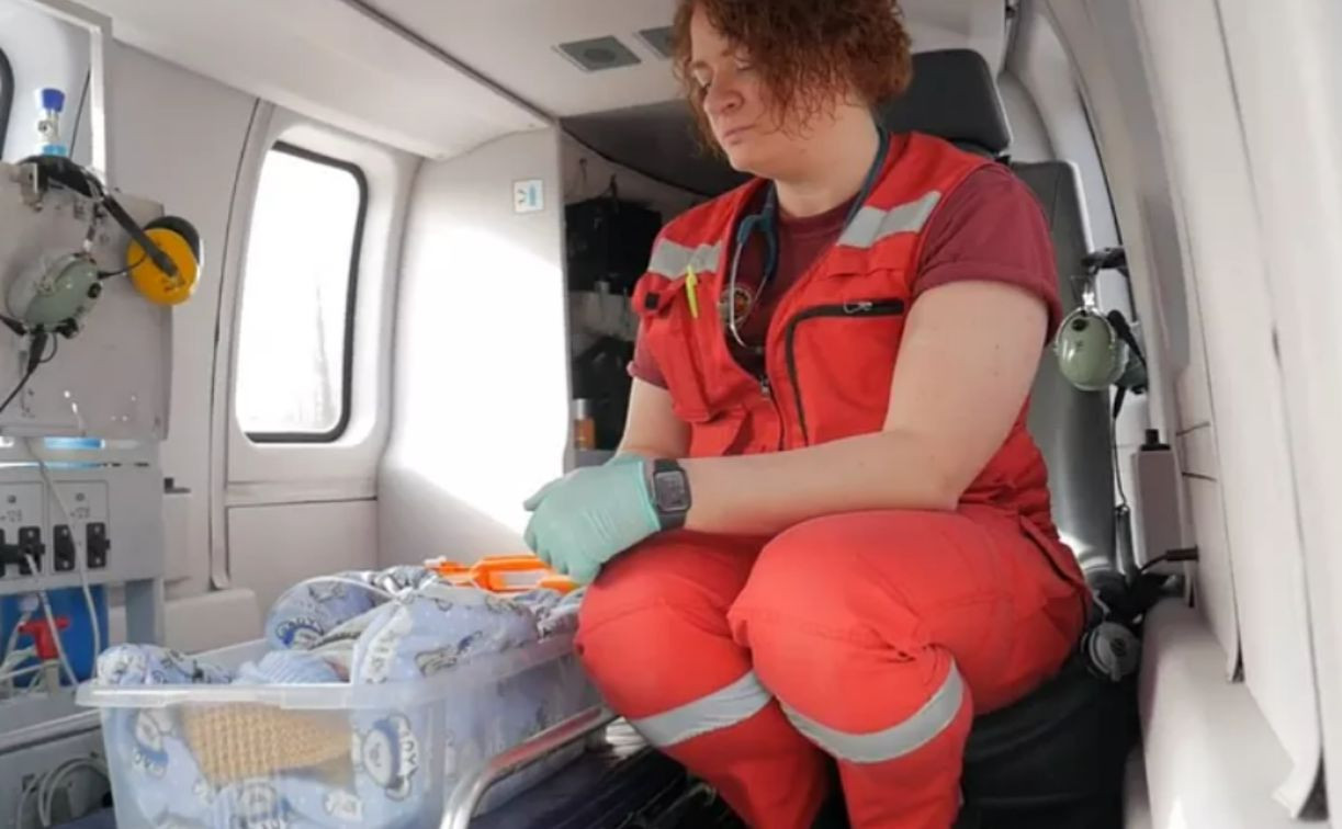 Из Тулы в Москву вертолетом санавиации доставили полуторамесячного младенца