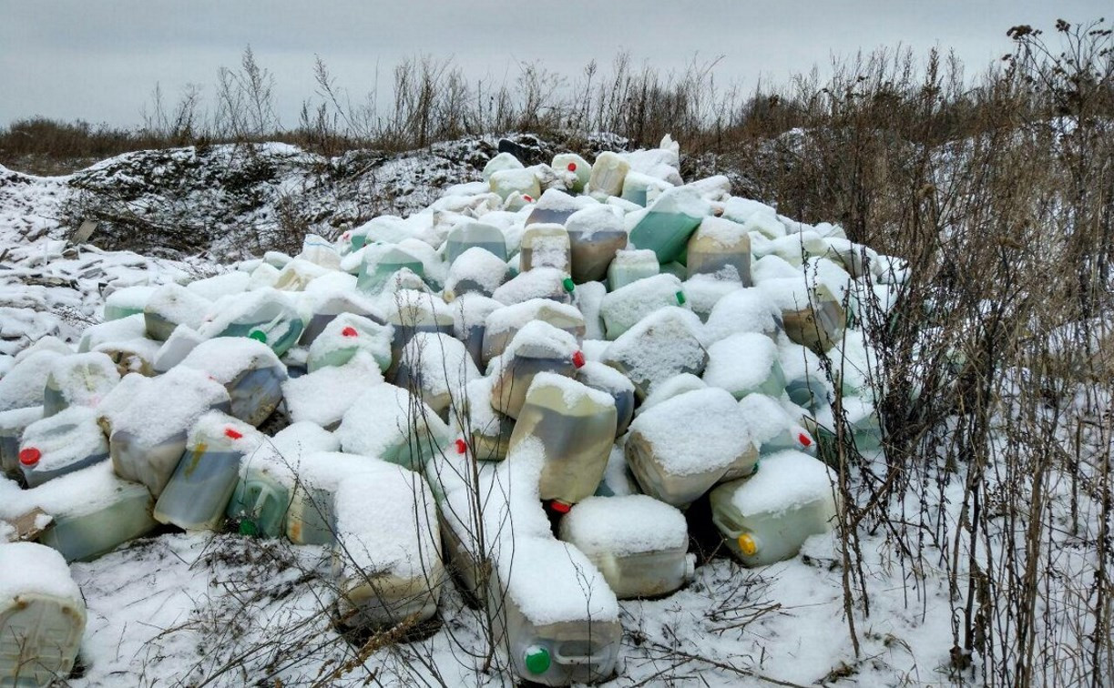 В Туле на незаконной свалке найдено более 4,5 тонн химикатов