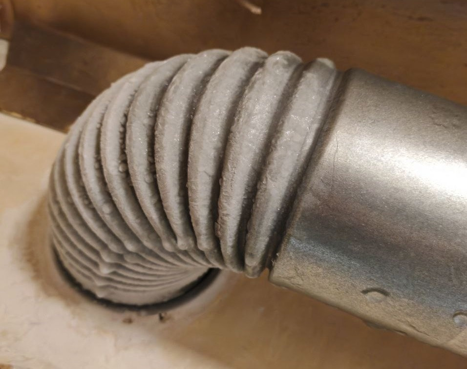 «Сначала соседка чуть не погибла, а теперь мы мерзнем в квартирах»: в центре Тулы люди две недели живут без газа