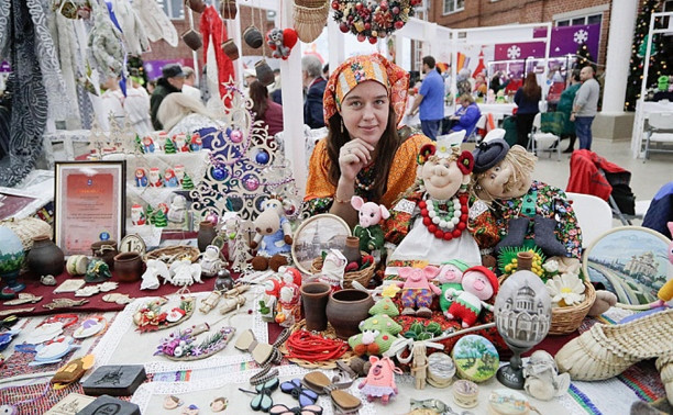 В Тульском кремле открылась большая выставка-ярмарка новогодних сувениров