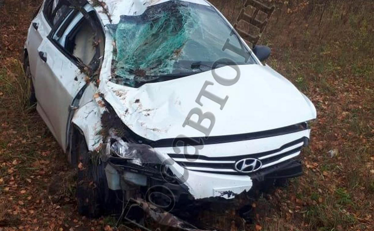 В Тульской области Hyundai на скорости влетел в отбойник и опрокинулся