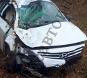 В Тульской области Hyundai на скорости влетел в отбойник и опрокинулся