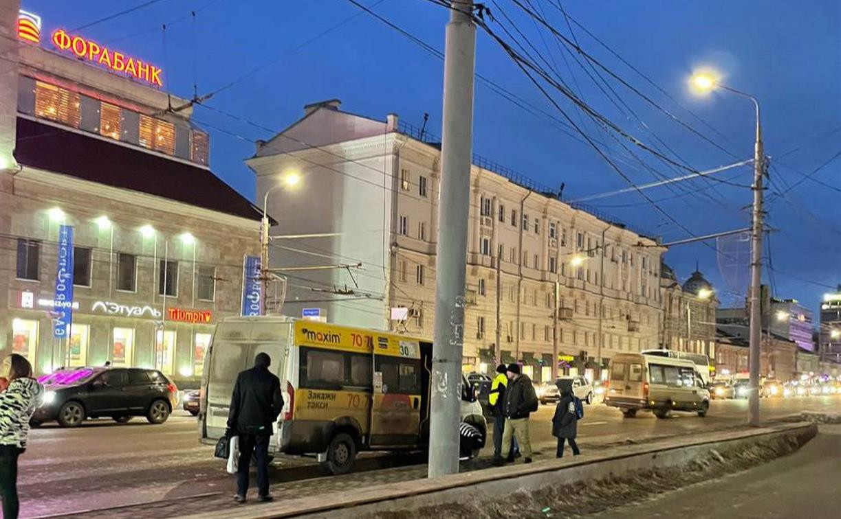 На проспекте Ленина водителя маршрутки залили перцем из баллончика